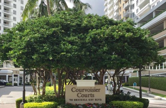 Courvoisier Courts Brickell Key