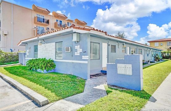 6 Unit Multifamily Home in Little Havana