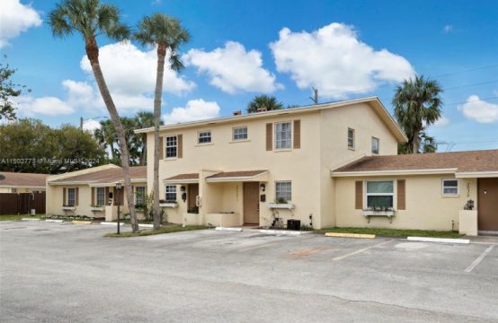 Townhouse For Sale in Fort Lauderdale